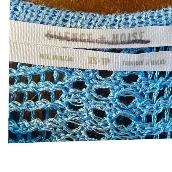 Silence and Noise Blue Crochet Knit Crop Top Long Sleeve‎ Beach Cover Up S Xs - Picture 2 of 4